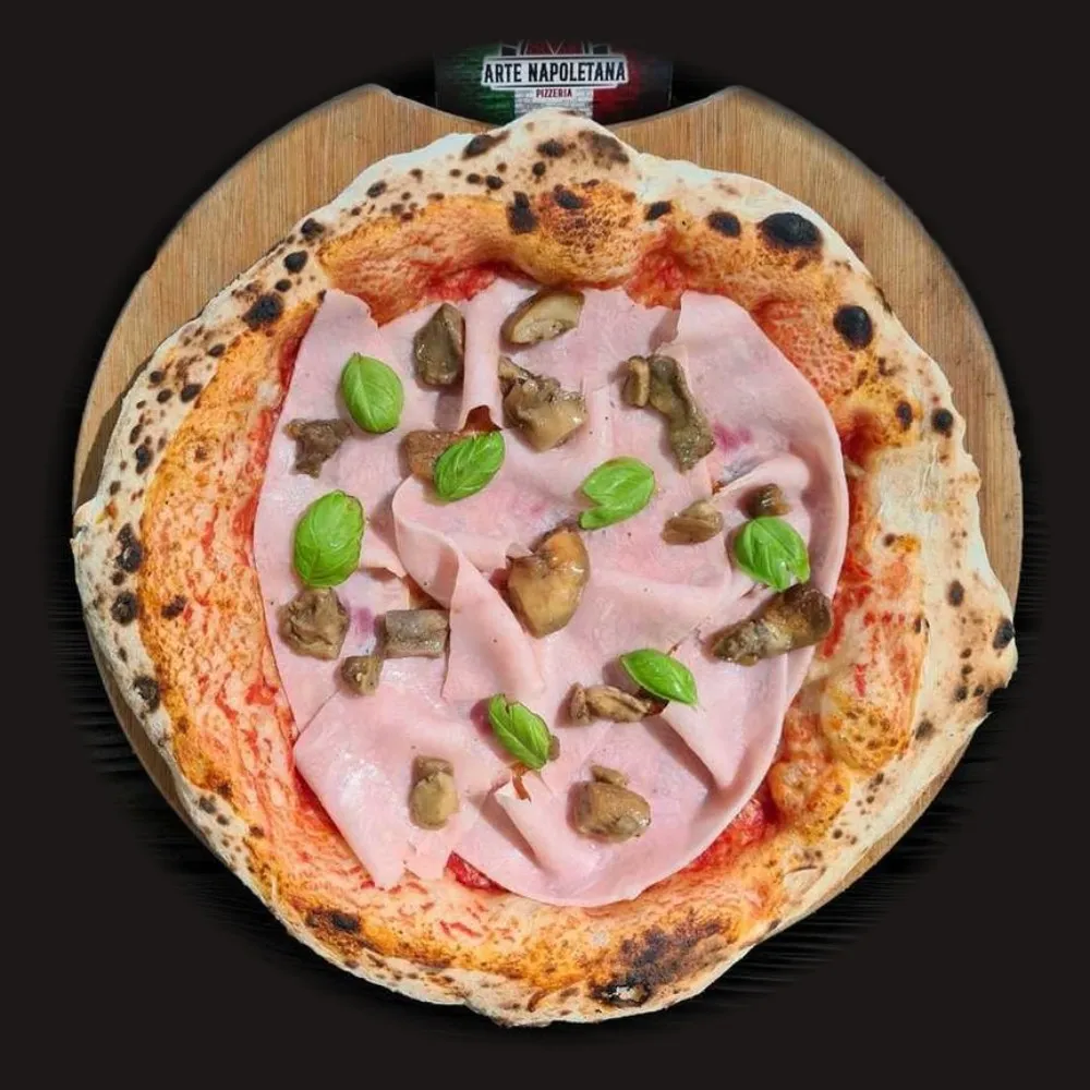 Pizza Montanara cu prosciutto cotto și hribi